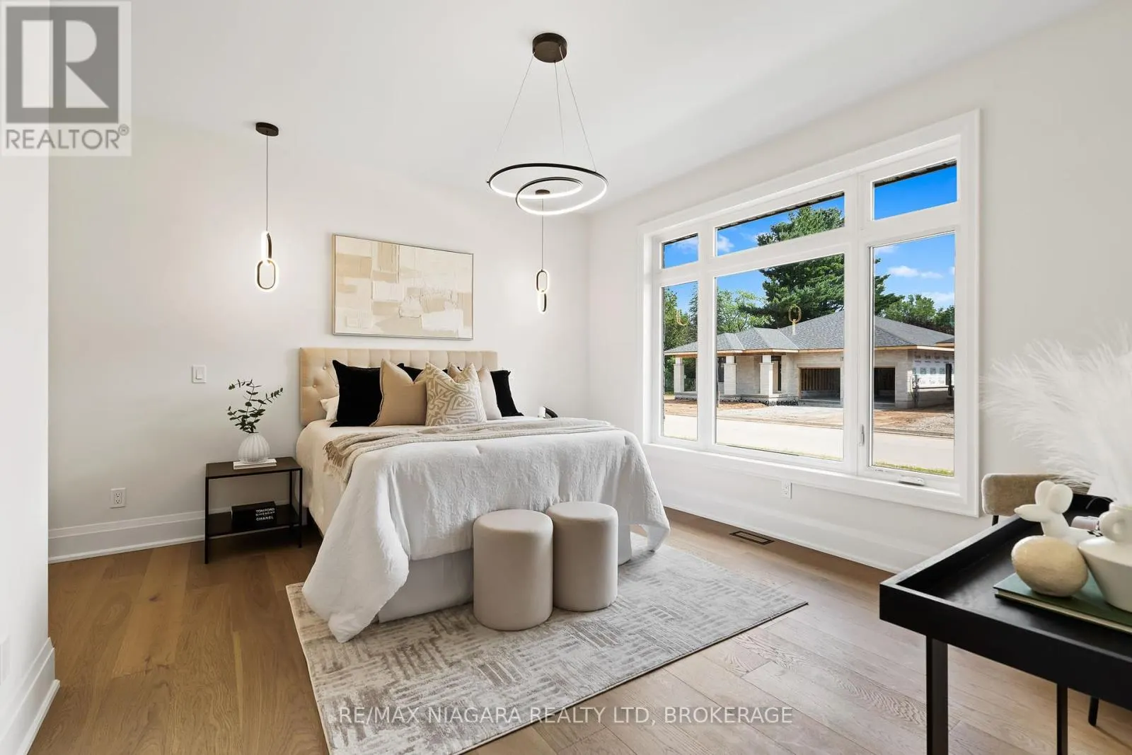16 ACCURSI CRESCENT