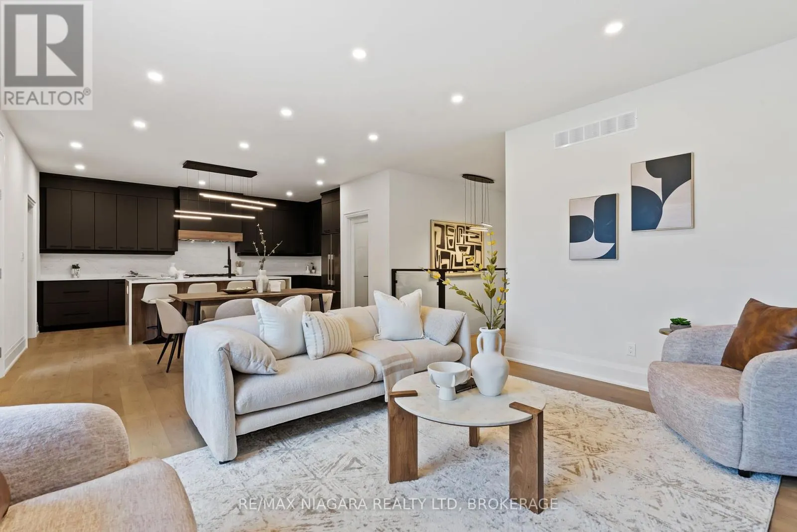 16 ACCURSI CRESCENT