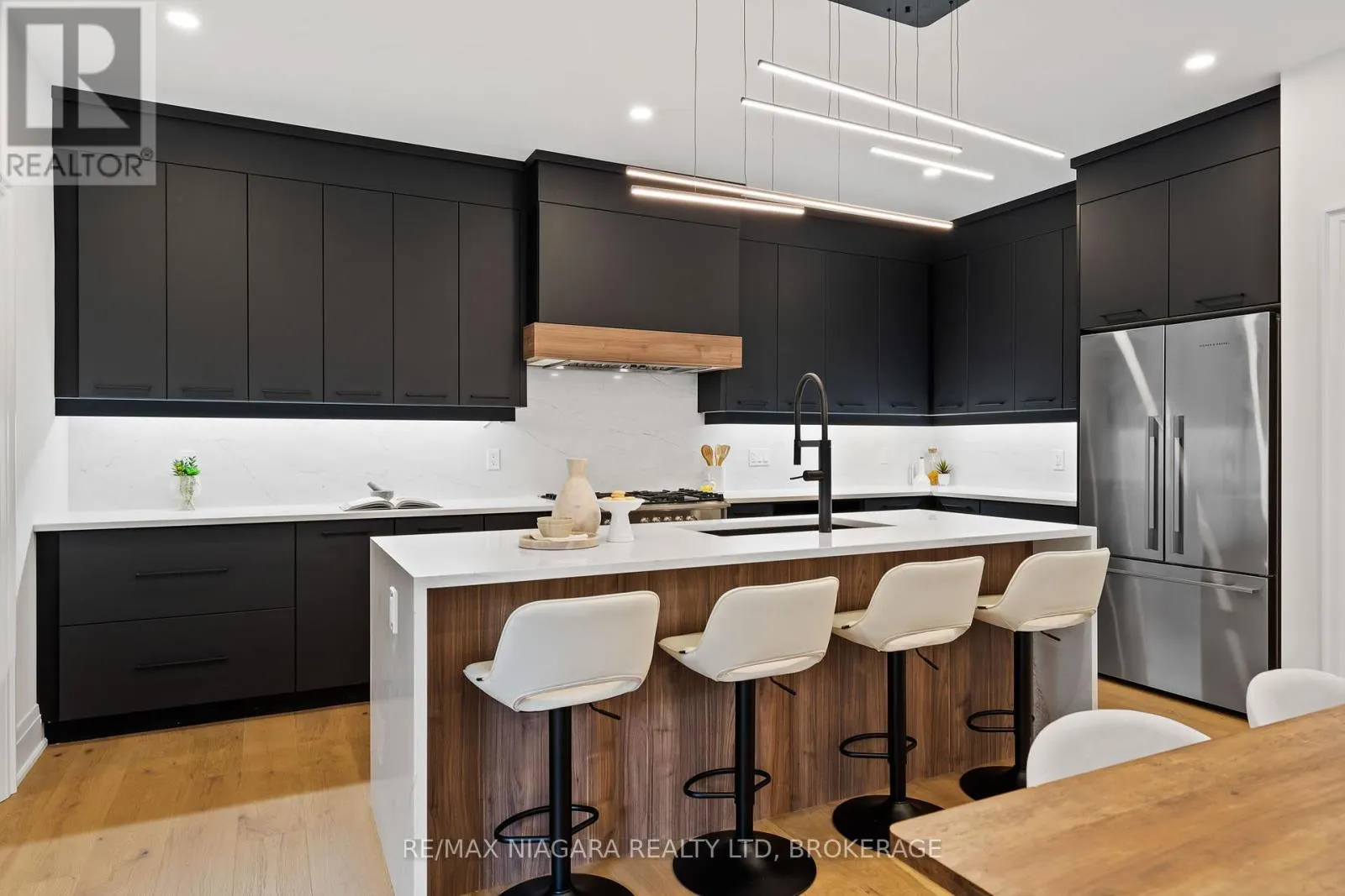 16 ACCURSI CRESCENT