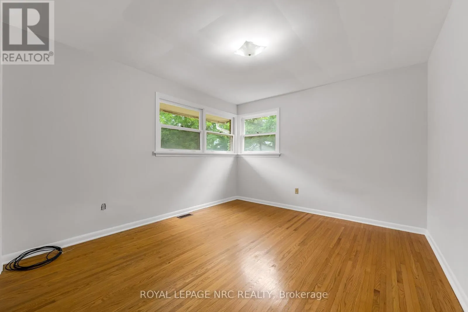 489 MEMORIAL DRIVE