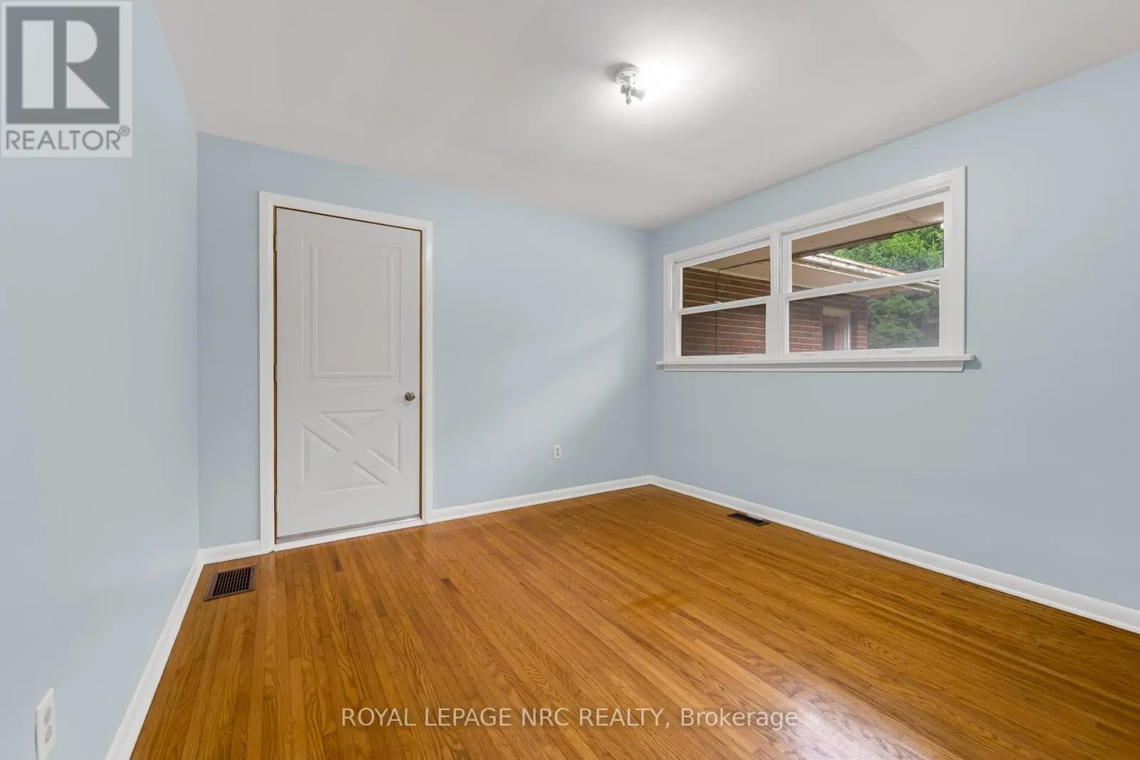 489 MEMORIAL DRIVE