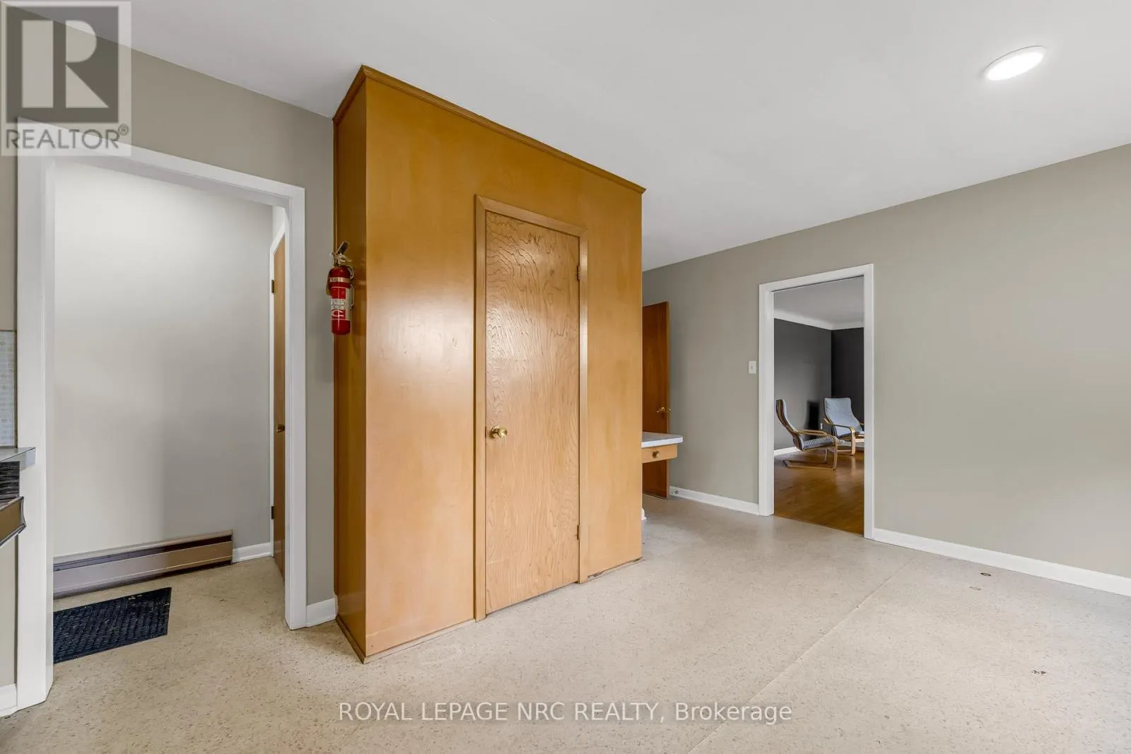 489 MEMORIAL DRIVE