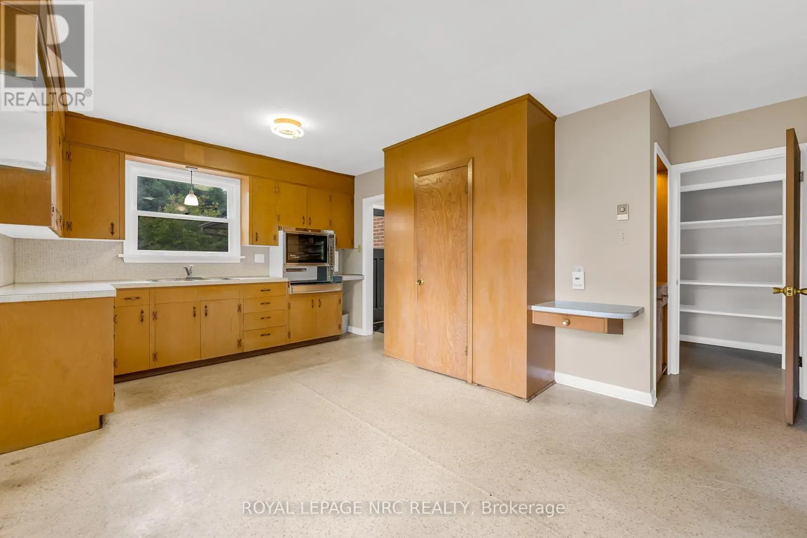 489 MEMORIAL DRIVE