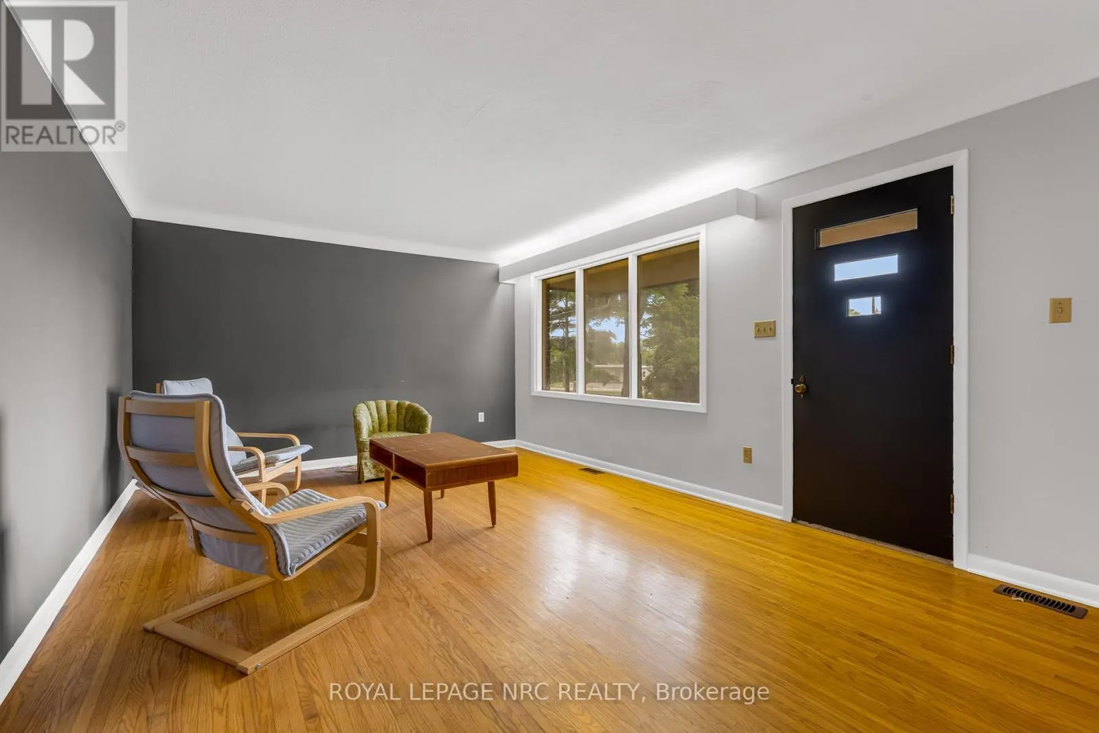489 MEMORIAL DRIVE