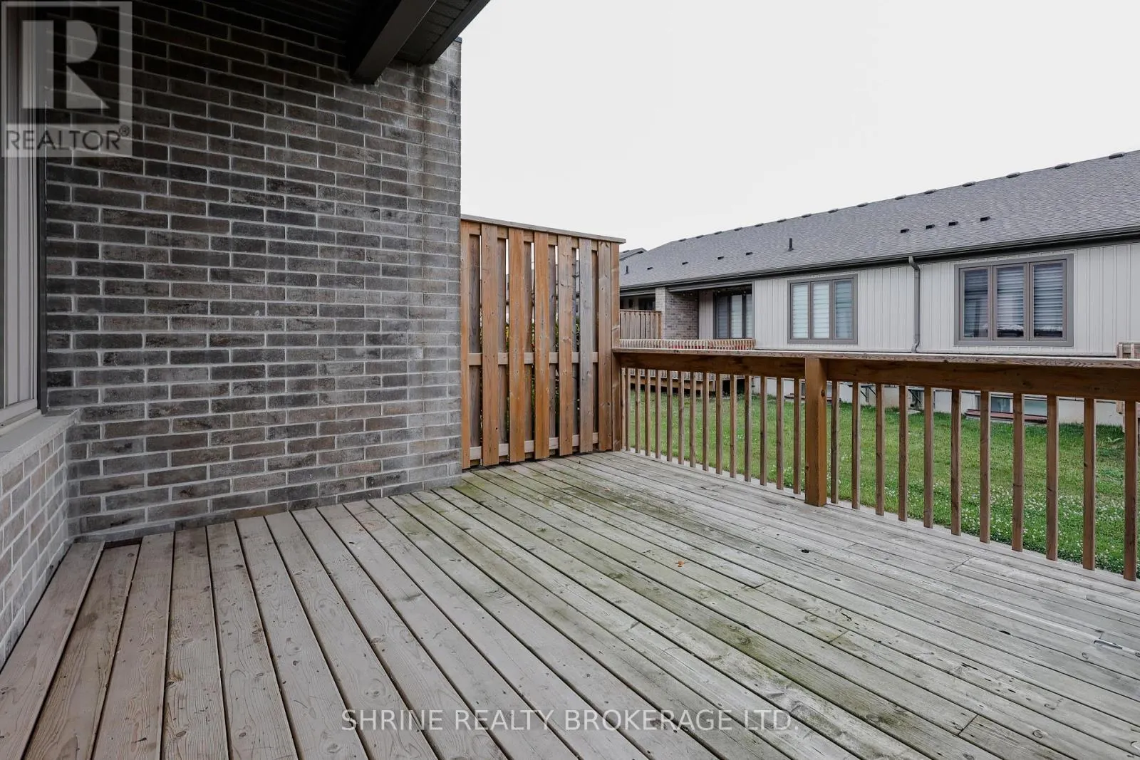 49 - 745 CHELTON ROAD, #49