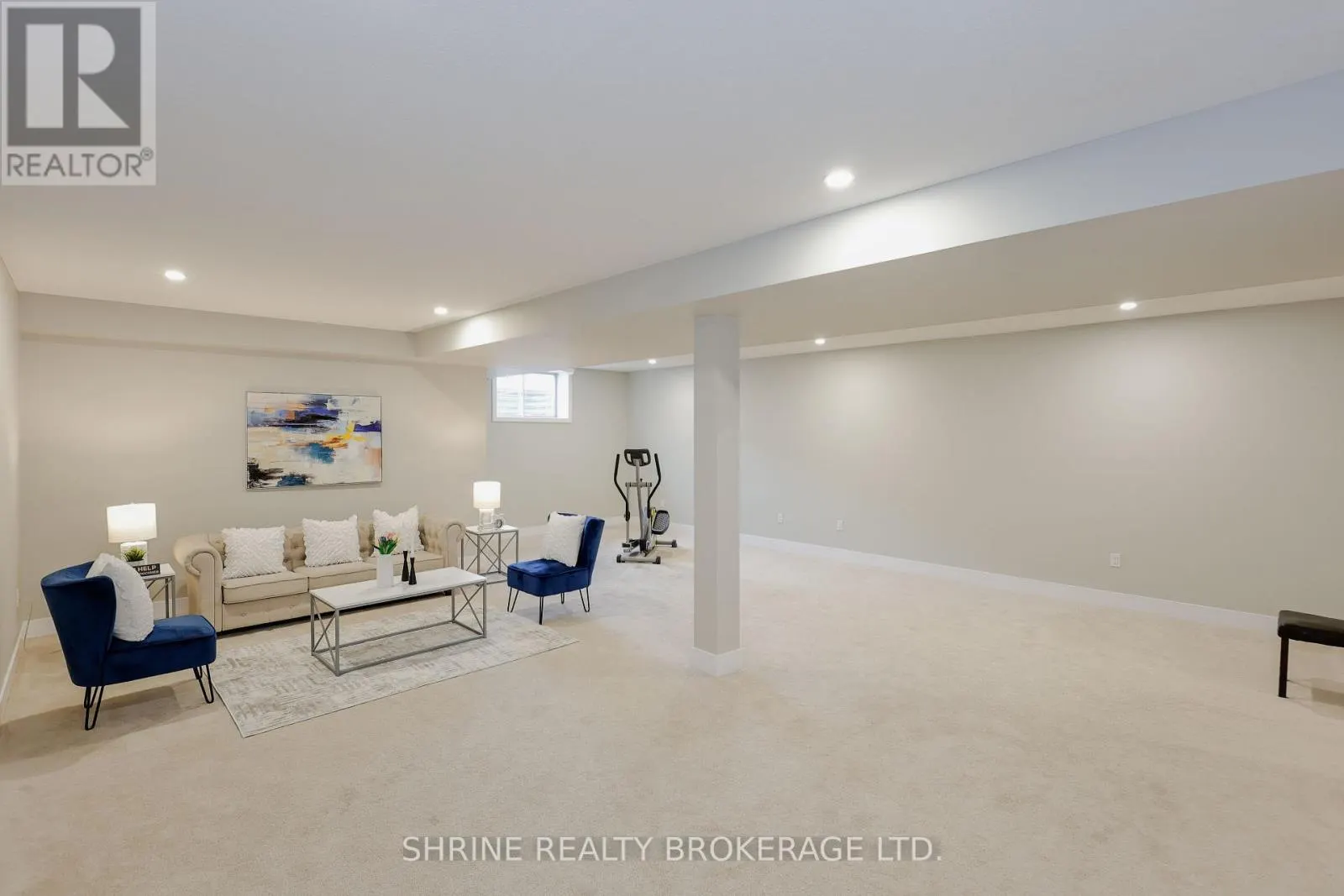 49 - 745 CHELTON ROAD, #49