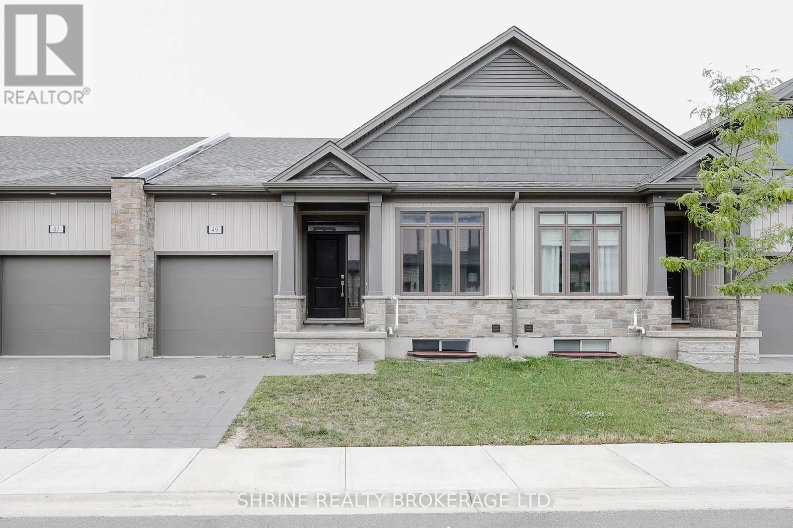 49 - 745 CHELTON ROAD, #49