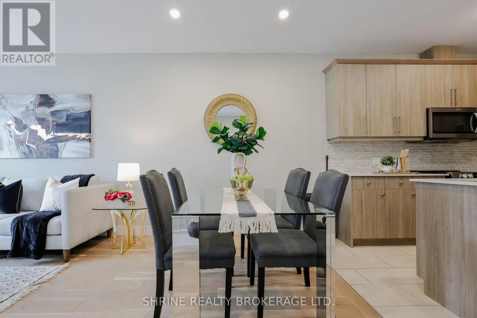 49 - 745 CHELTON ROAD, #49