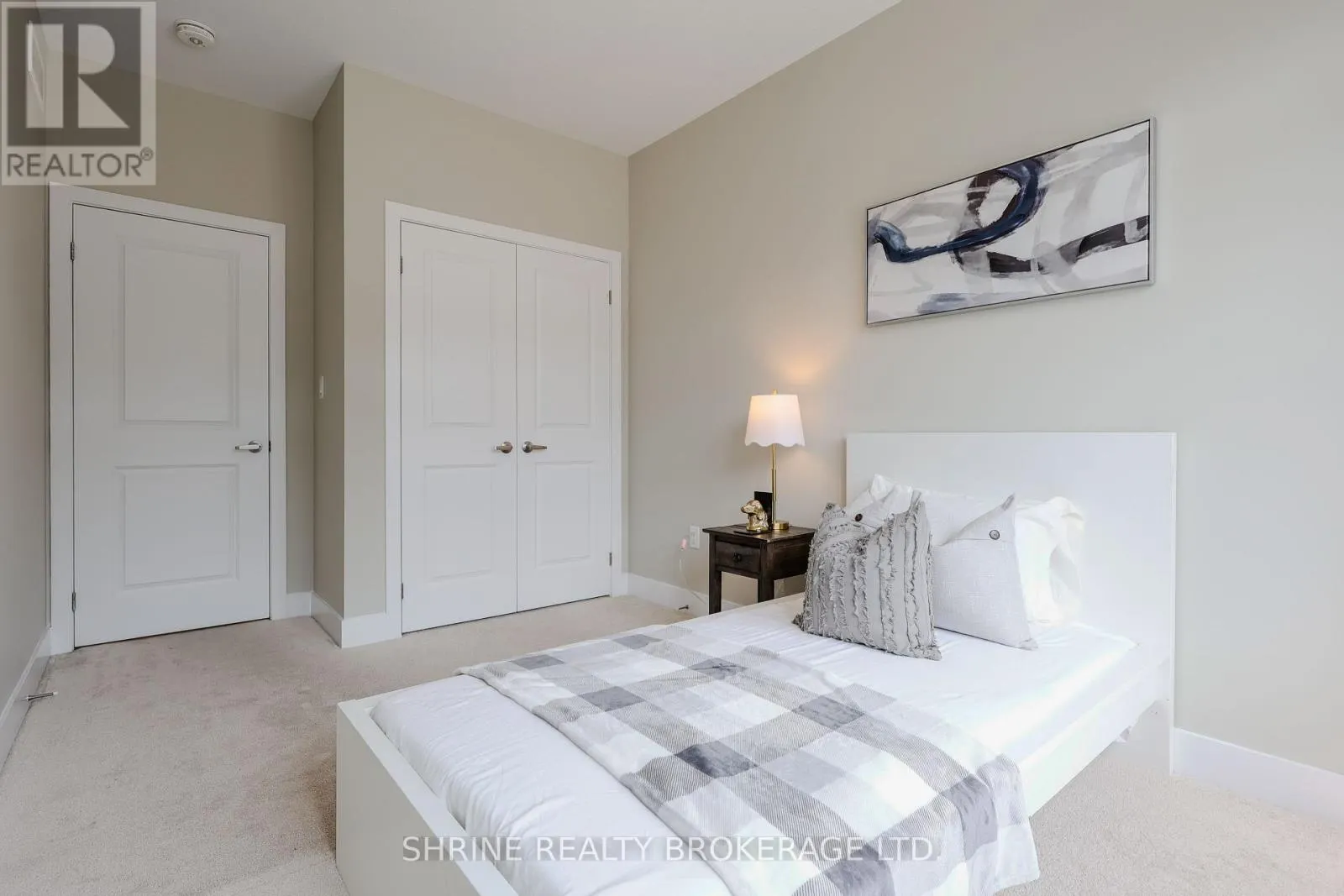 49 - 745 CHELTON ROAD, #49