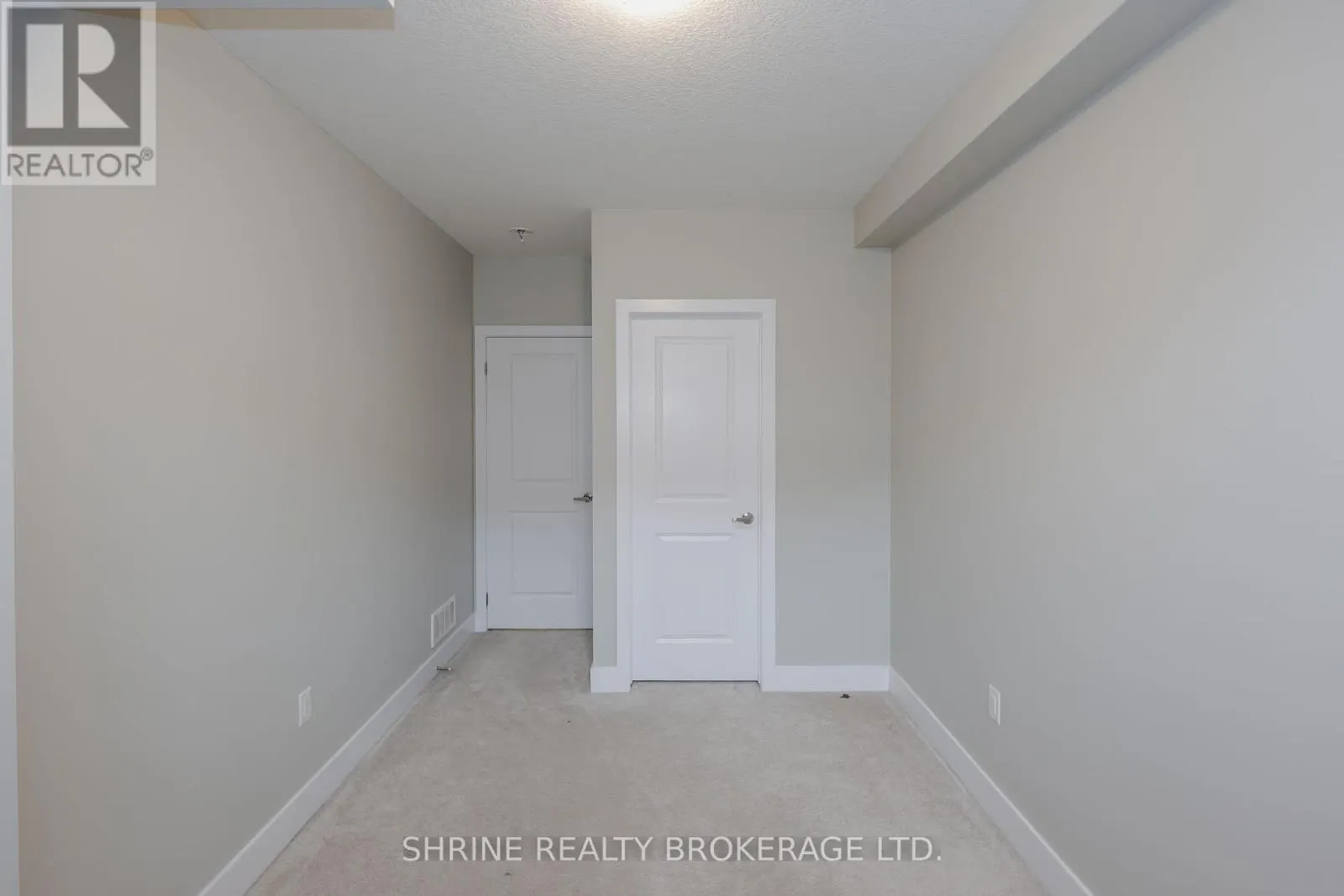 49 - 745 CHELTON ROAD, #49