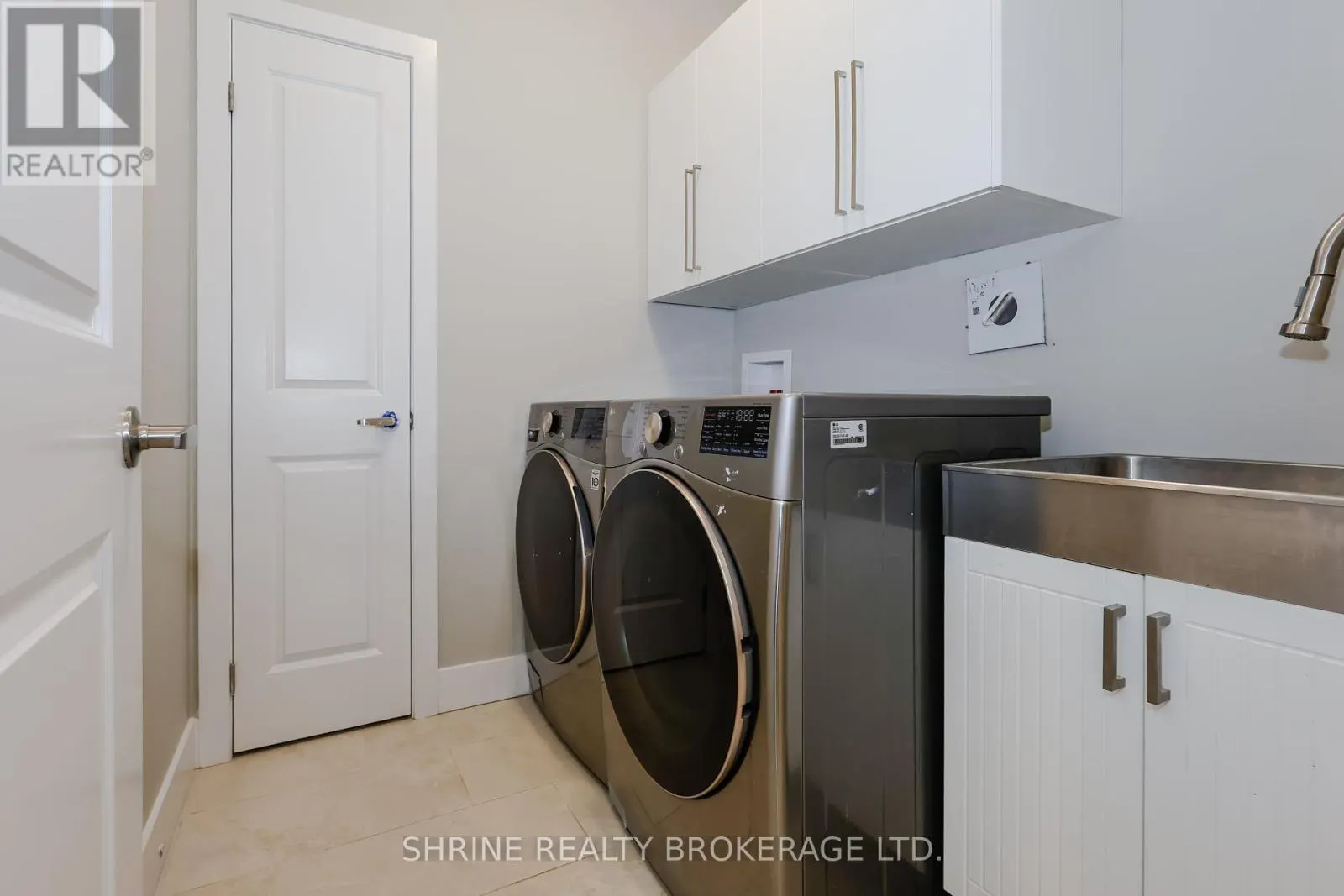 49 - 745 CHELTON ROAD, #49