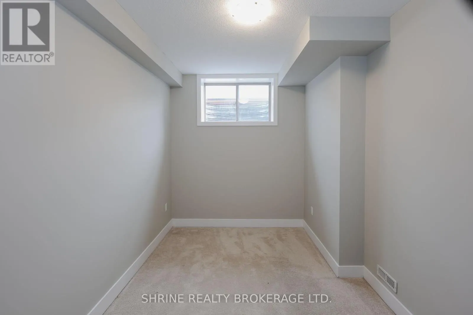 49 - 745 CHELTON ROAD, #49