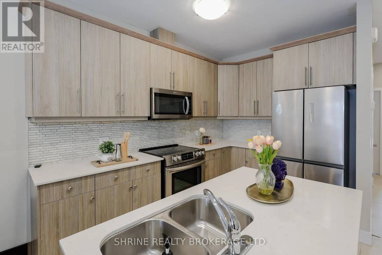 49 - 745 CHELTON ROAD, #49