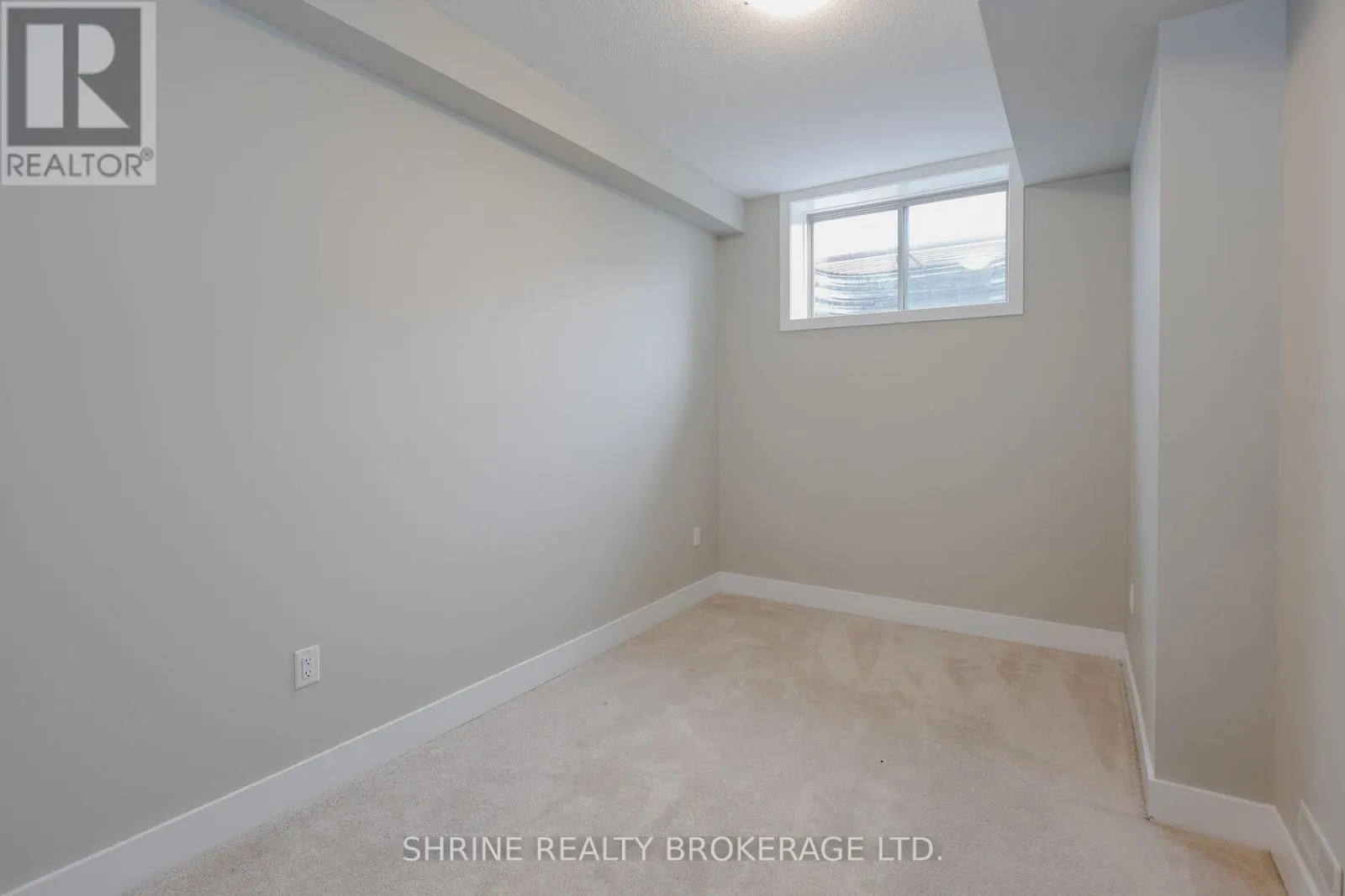 49 - 745 CHELTON ROAD, #49