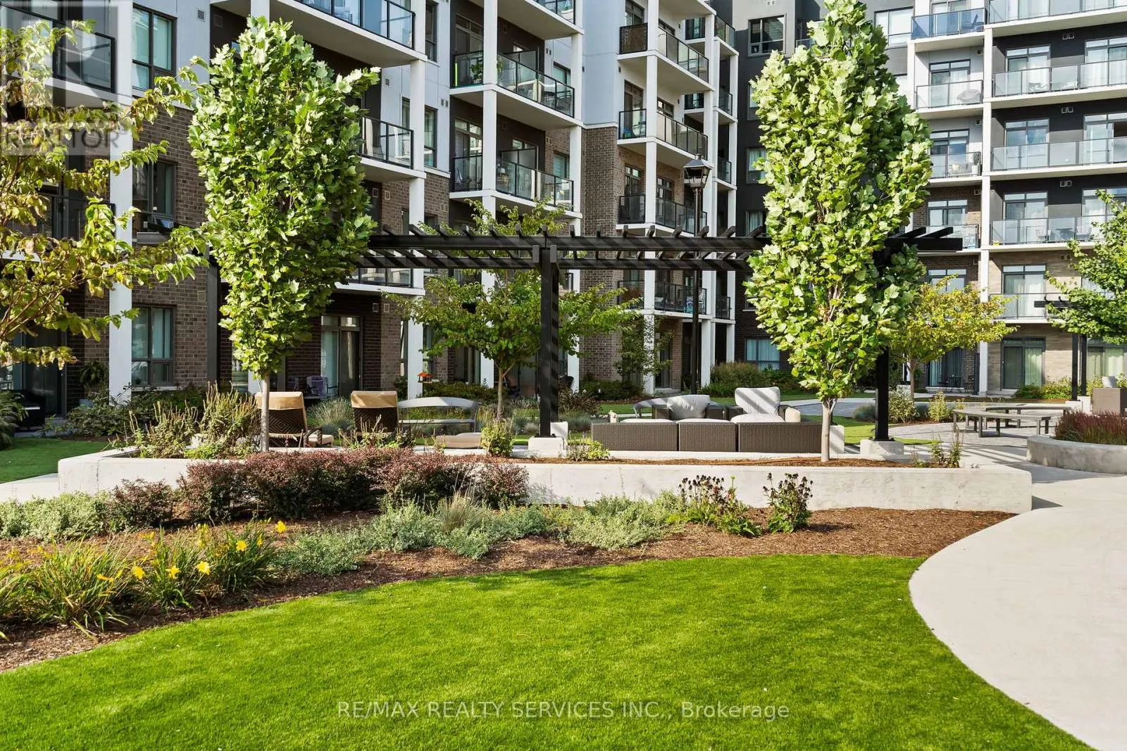 222 - 5055 GREENLANE ROAD