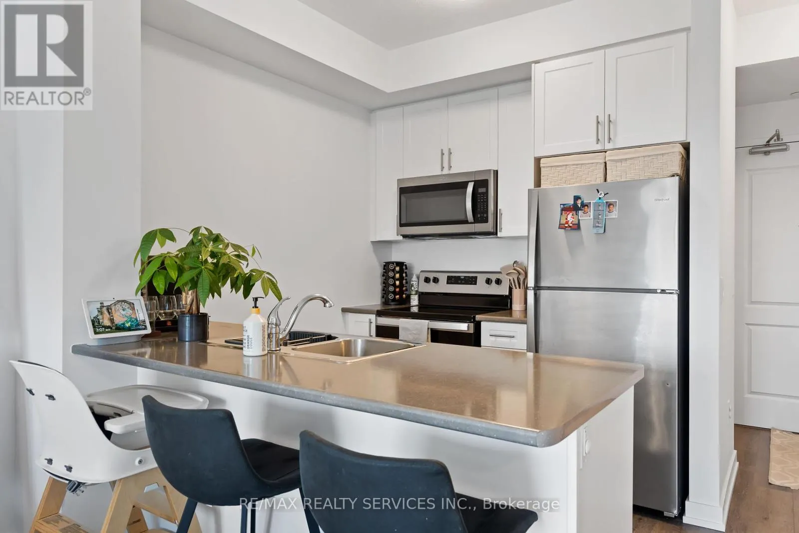 222 - 5055 GREENLANE ROAD