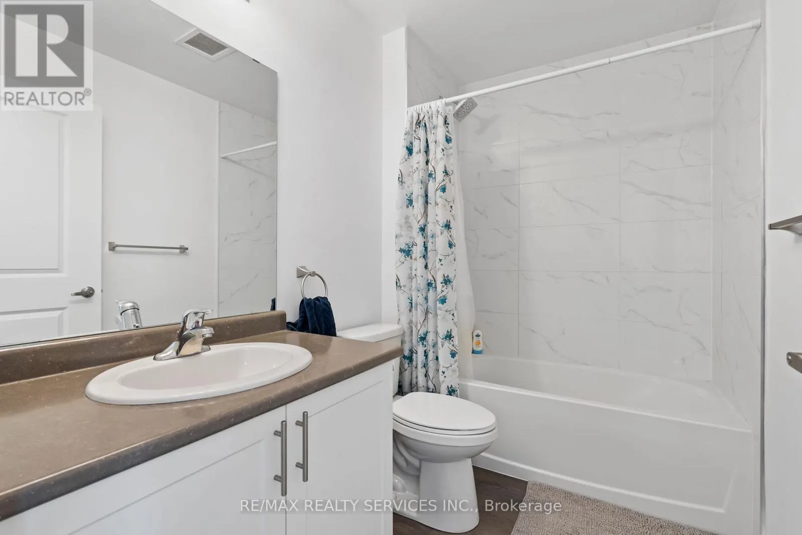 222 - 5055 GREENLANE ROAD