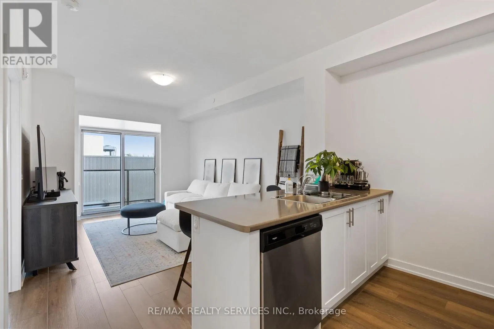 222 - 5055 GREENLANE ROAD