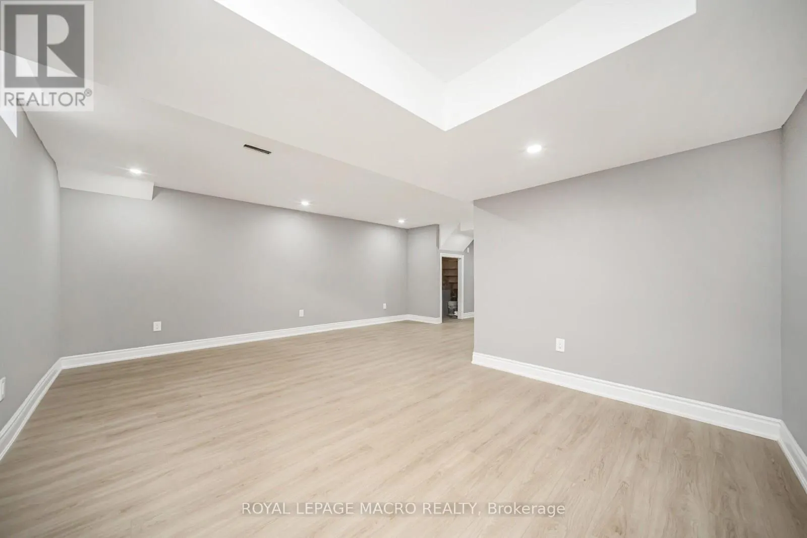 57 REDCEDAR CRESCENT