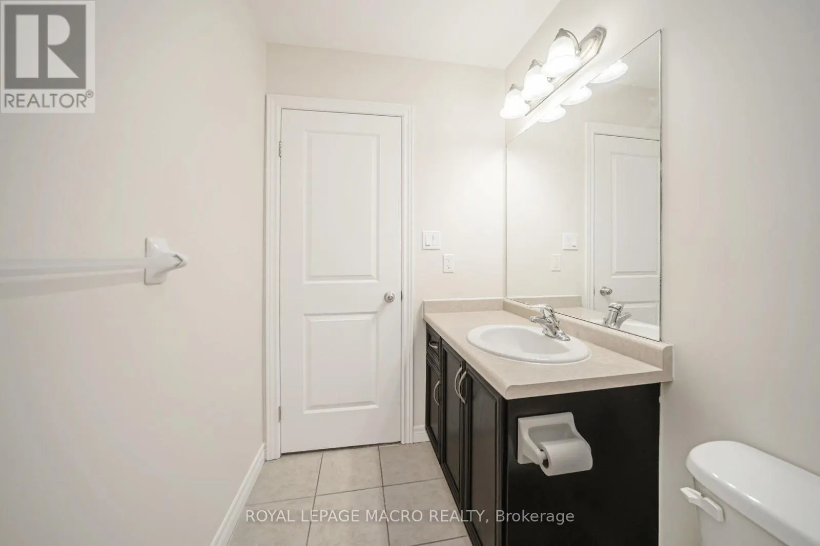 57 REDCEDAR CRESCENT