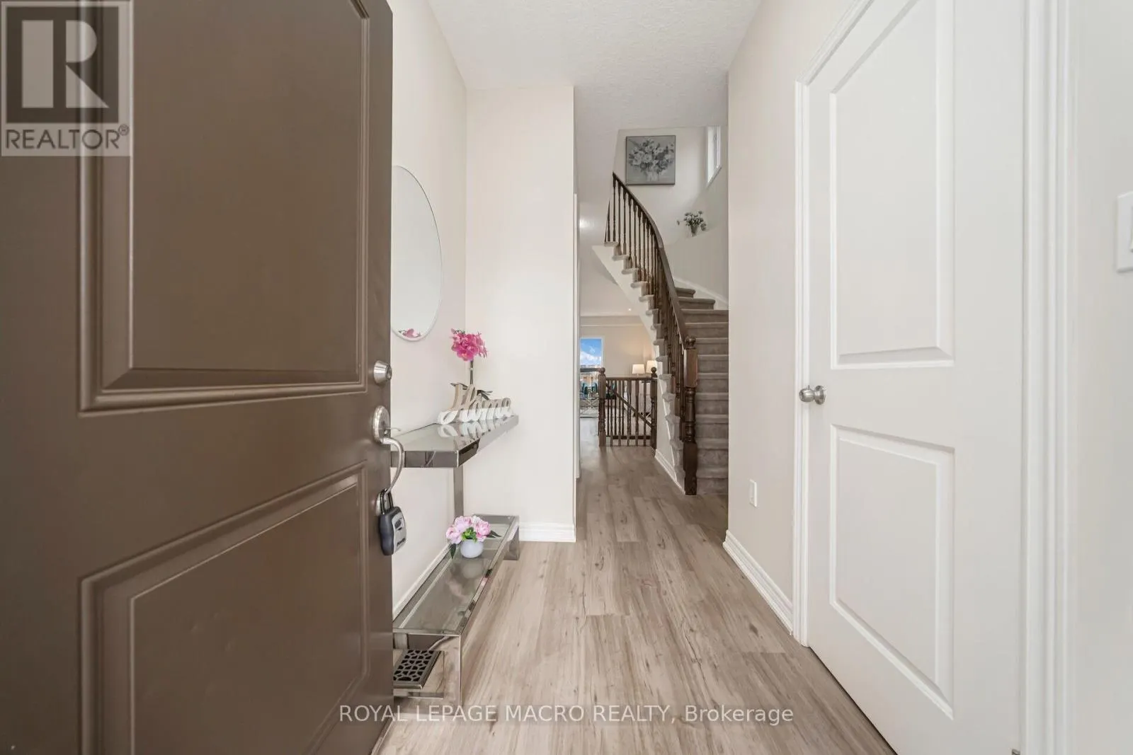 57 REDCEDAR CRESCENT