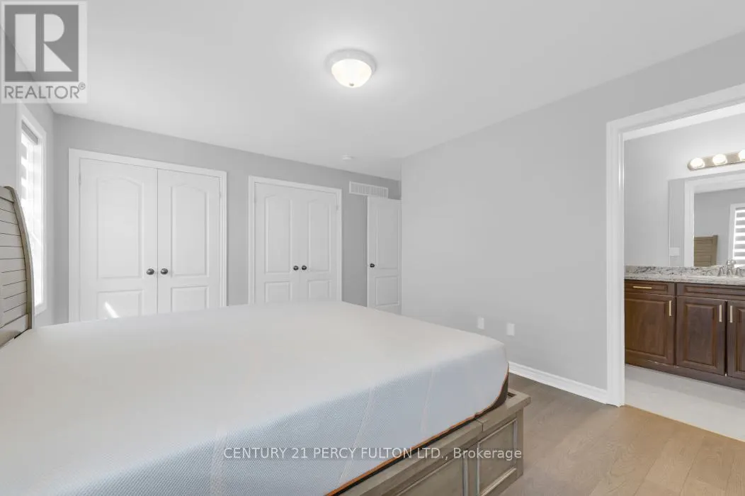 8 BRAEBURN STREET