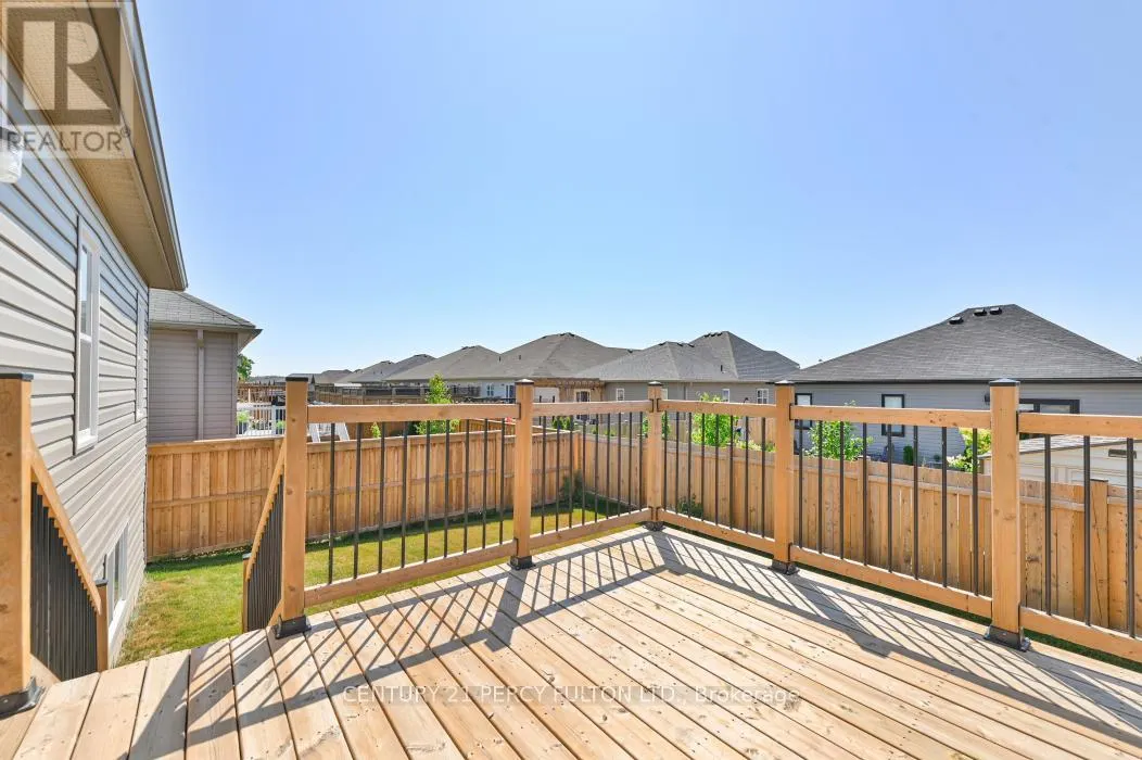 8 BRAEBURN STREET