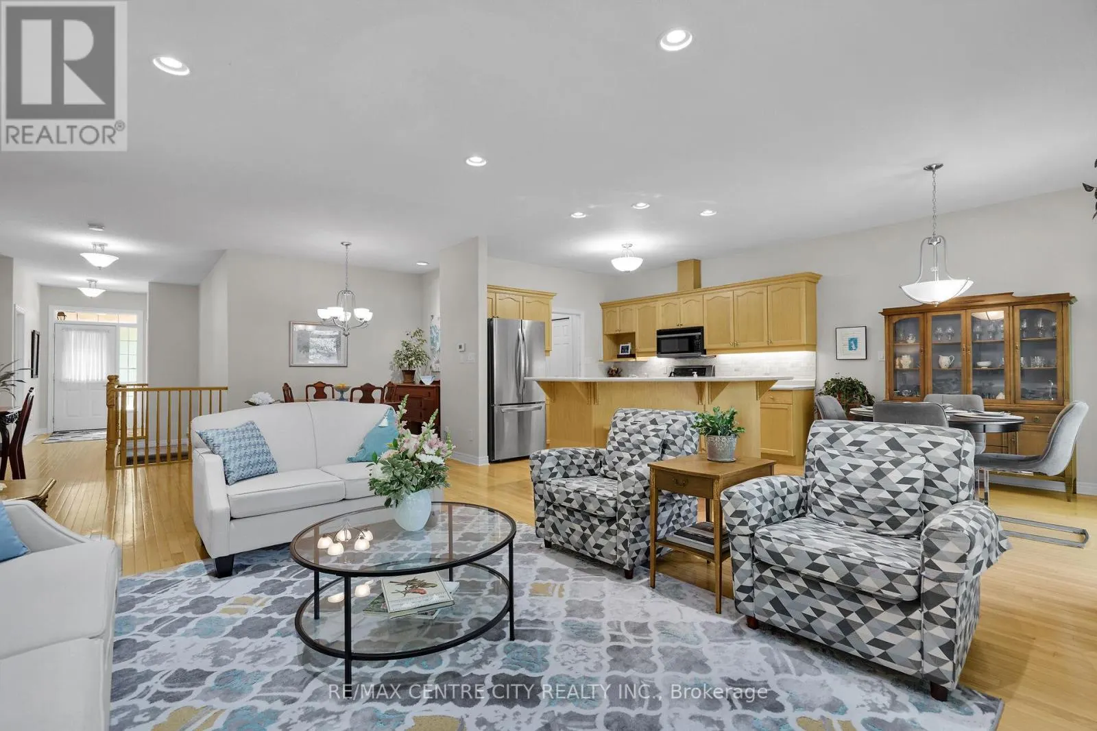 5 - 21 ST JOHNS DRIVE, #5