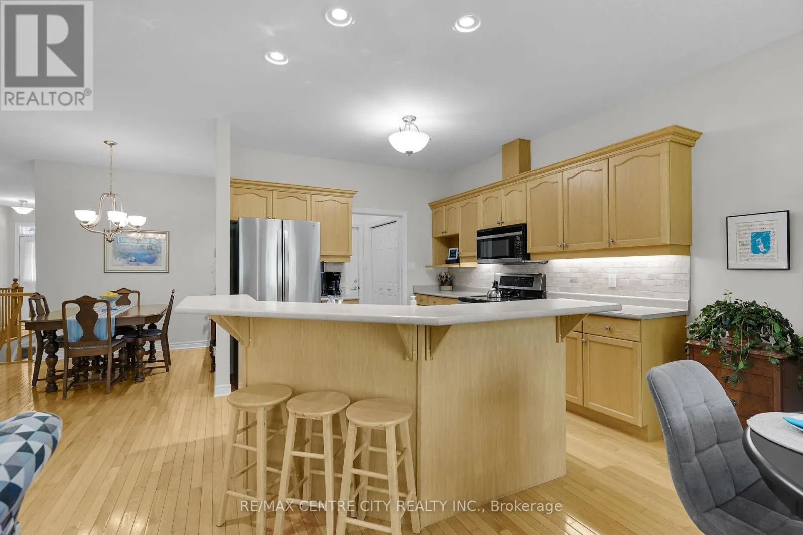 5 - 21 ST JOHNS DRIVE, #5
