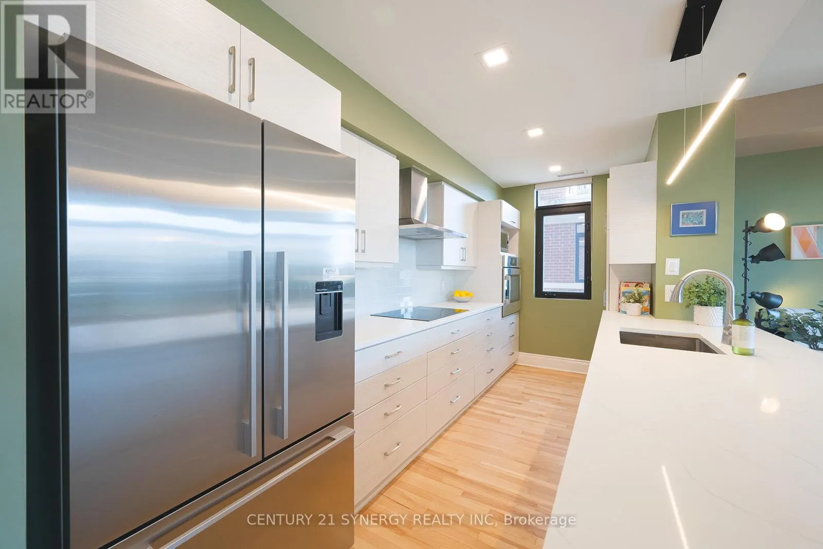 603 - 374 COOPER STREET