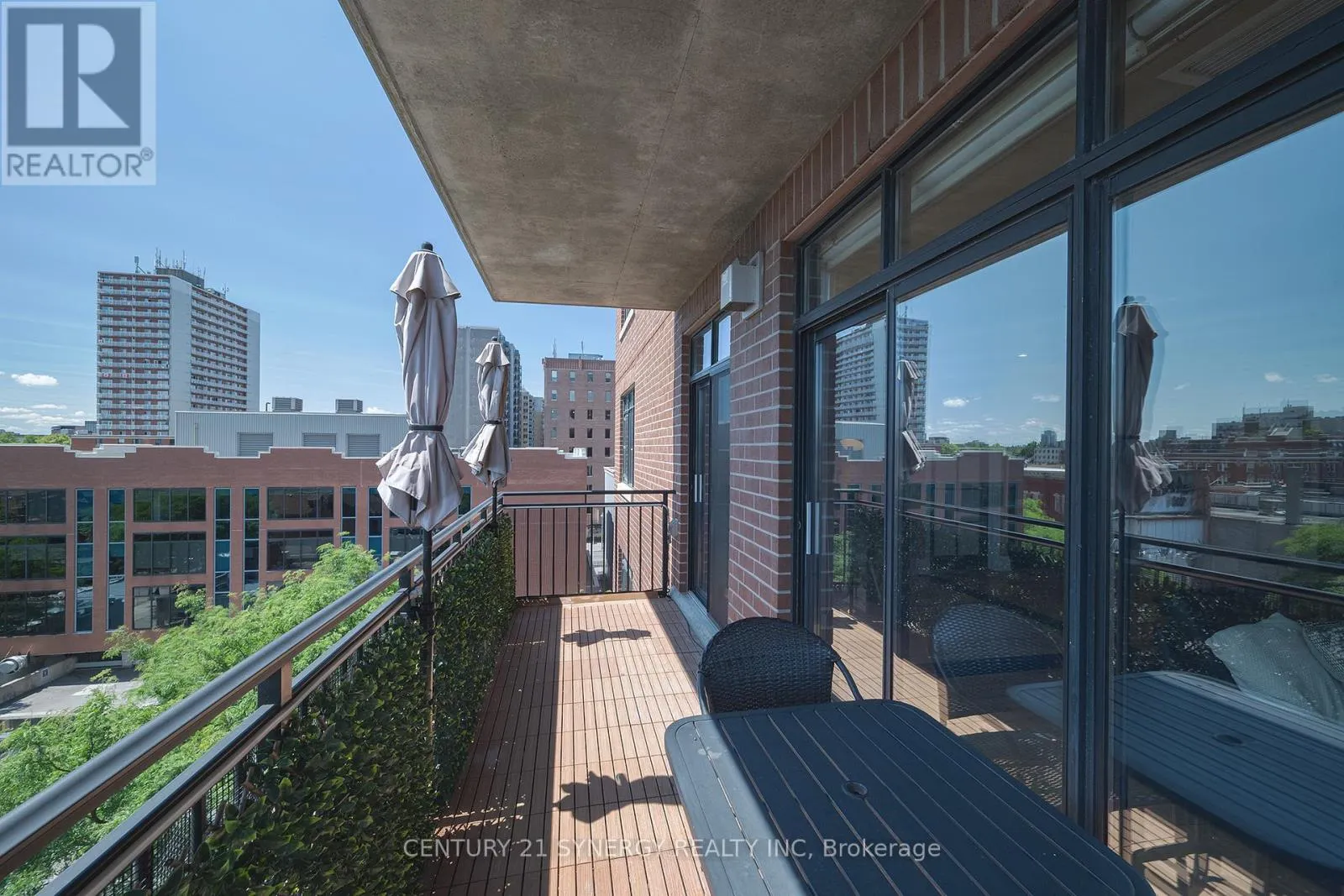 603 - 374 COOPER STREET