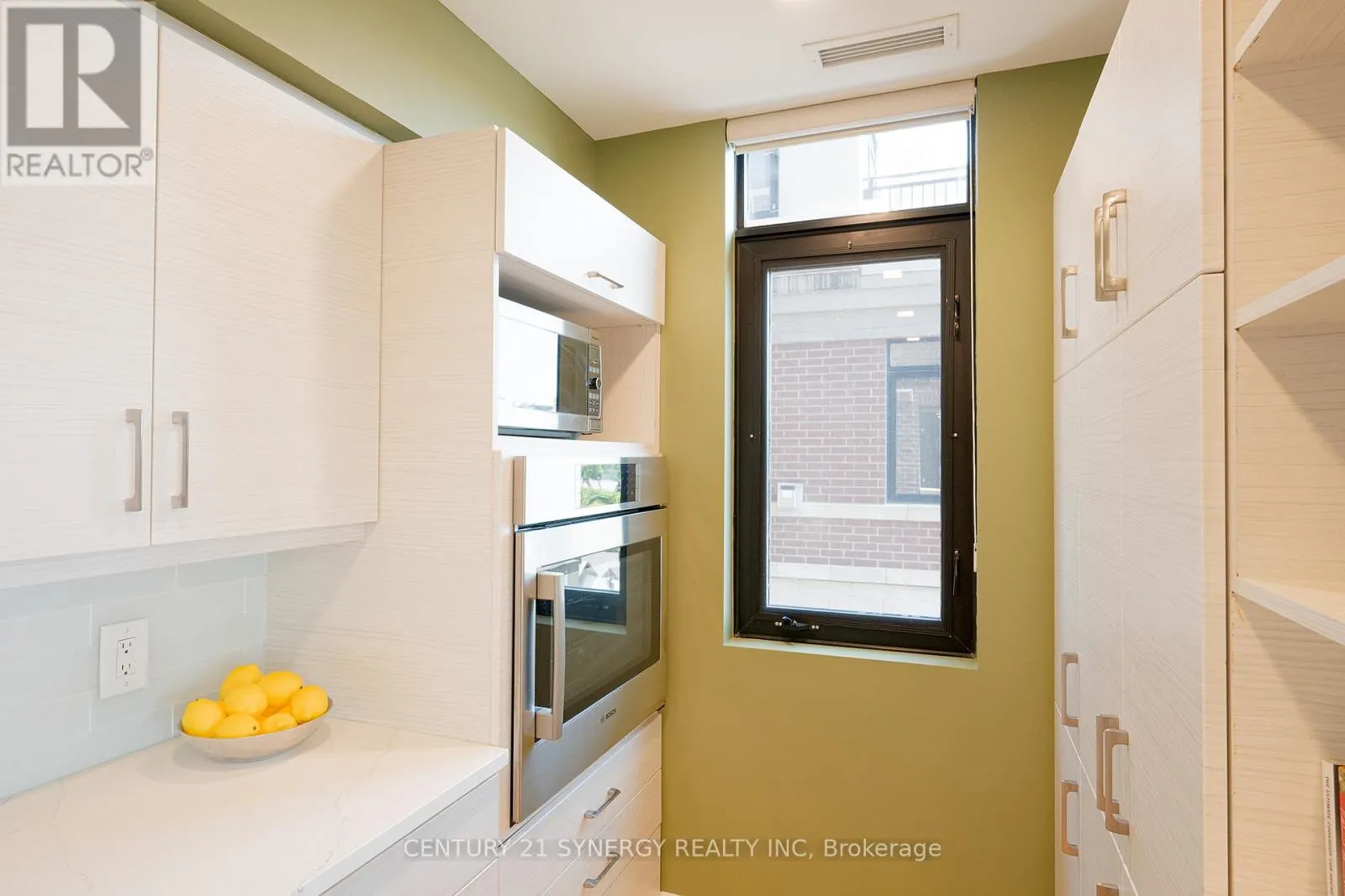 603 - 374 COOPER STREET