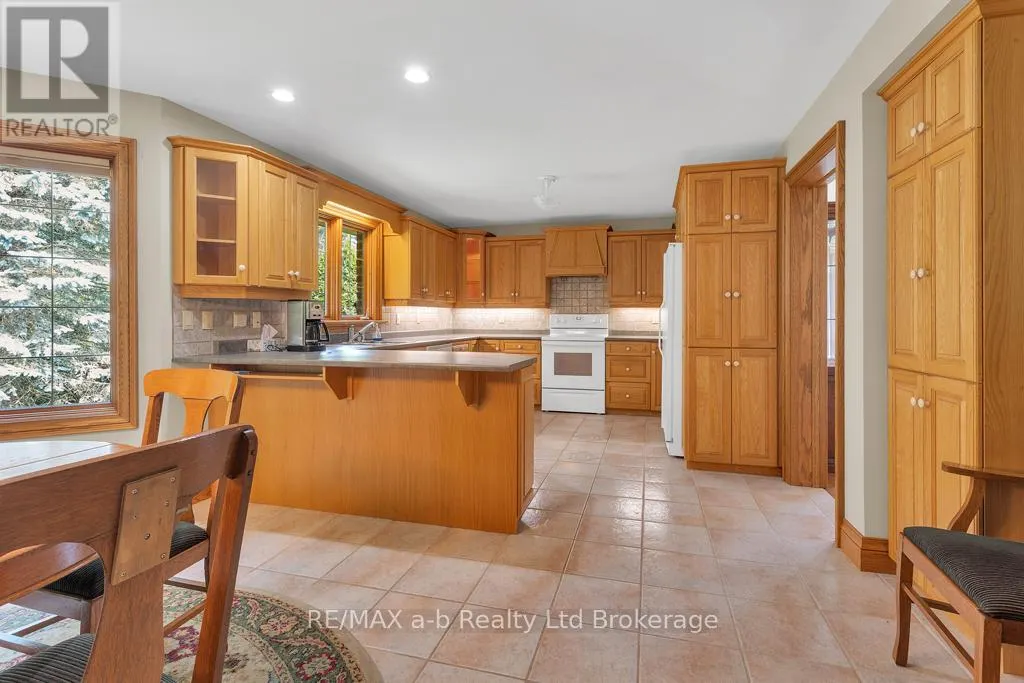 21 WINDEMERE AVENUE
