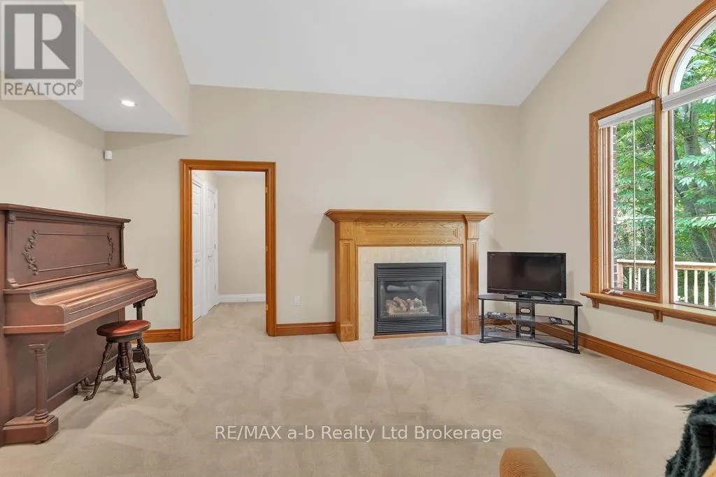 21 WINDEMERE AVENUE