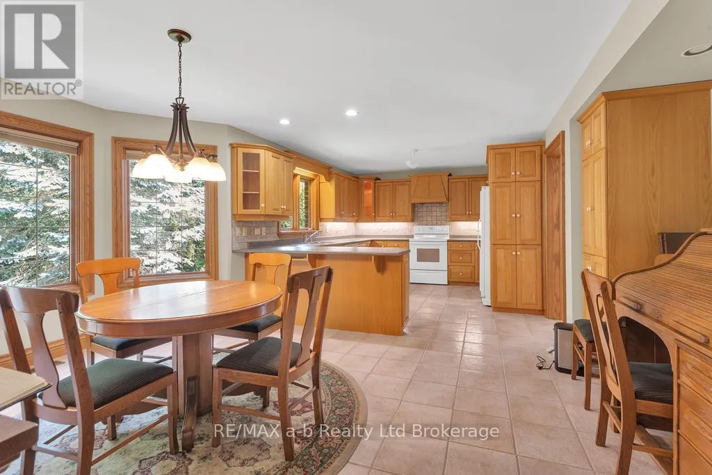 21 WINDEMERE AVENUE