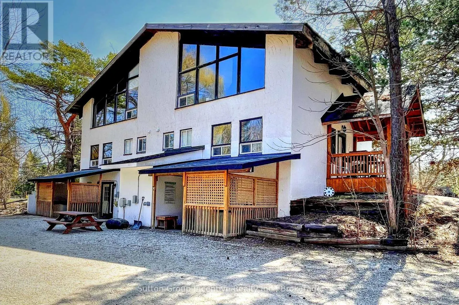 13L - 197 ARLBERG CRESCENT, #13L