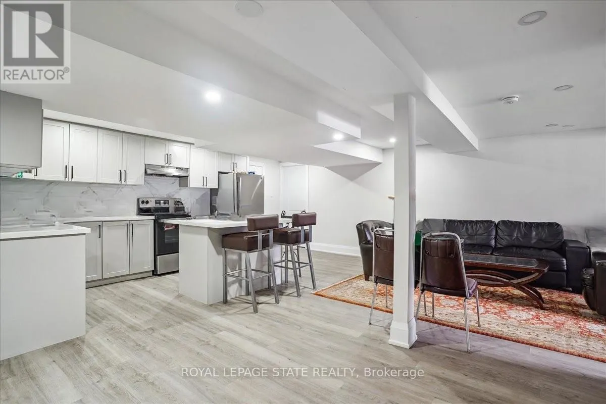 251 KING STREET E