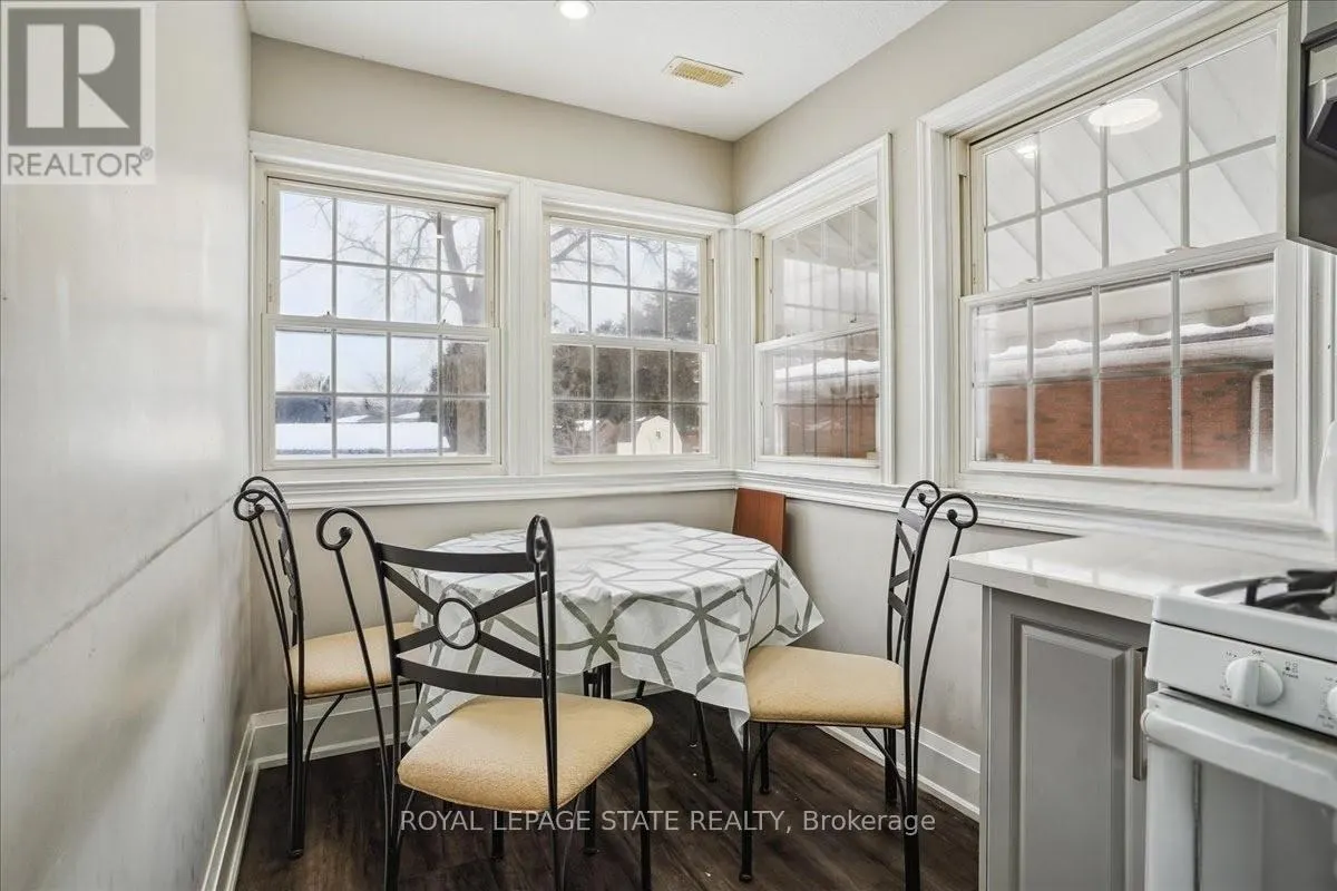 251 KING STREET E