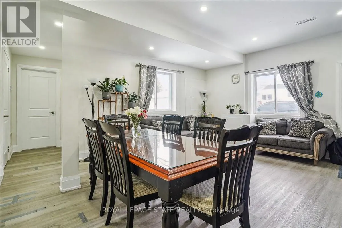 251 KING STREET E