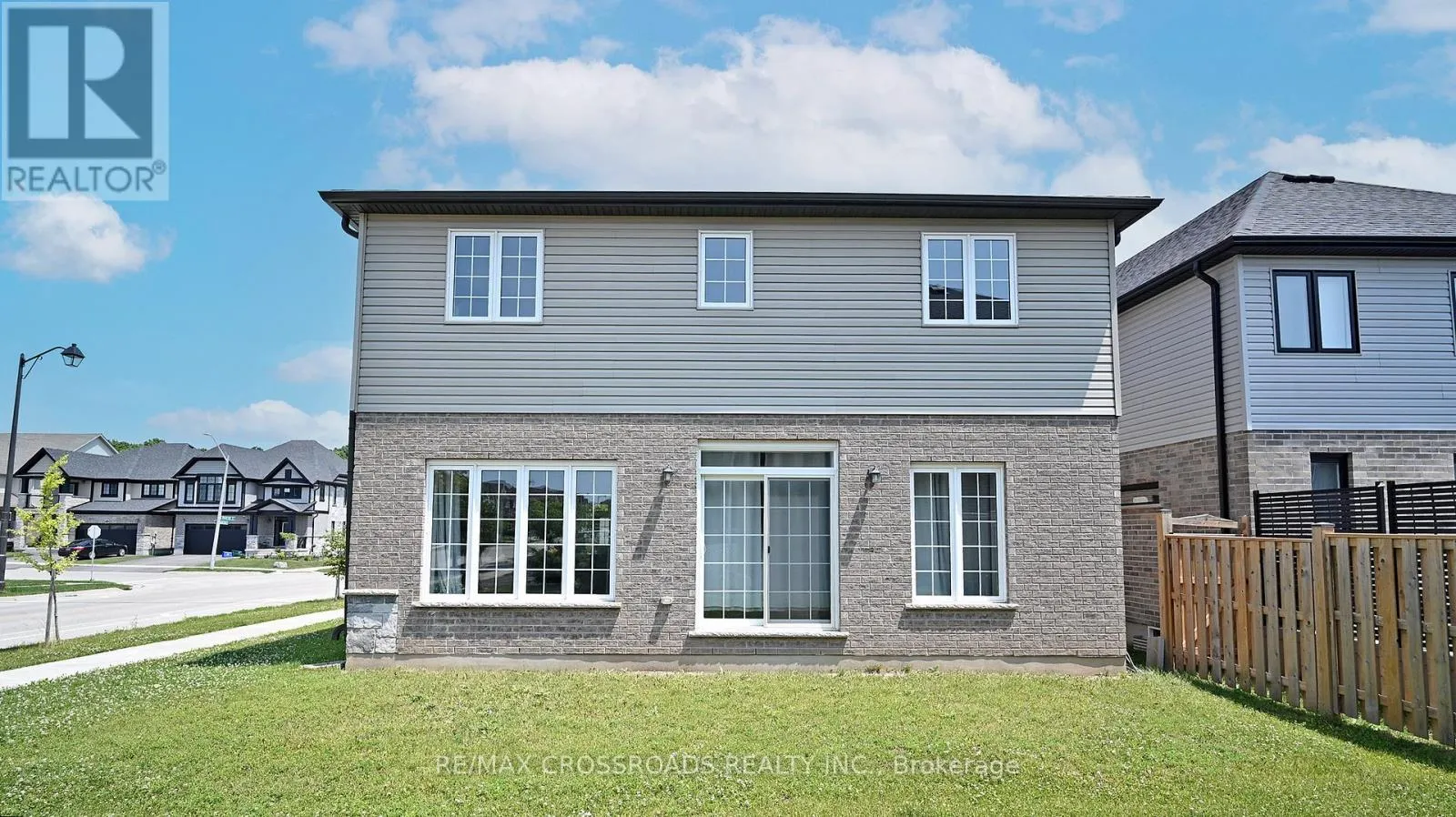 745 WOOD LILY STREET