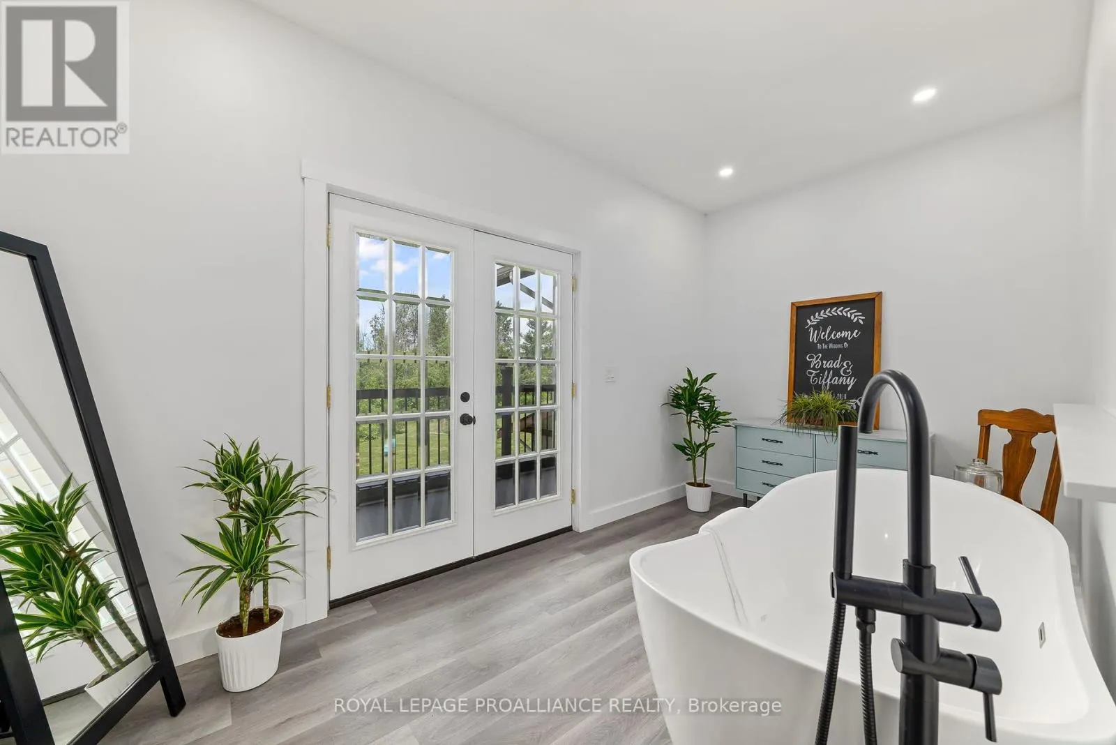 190 LAKESHORE ROAD