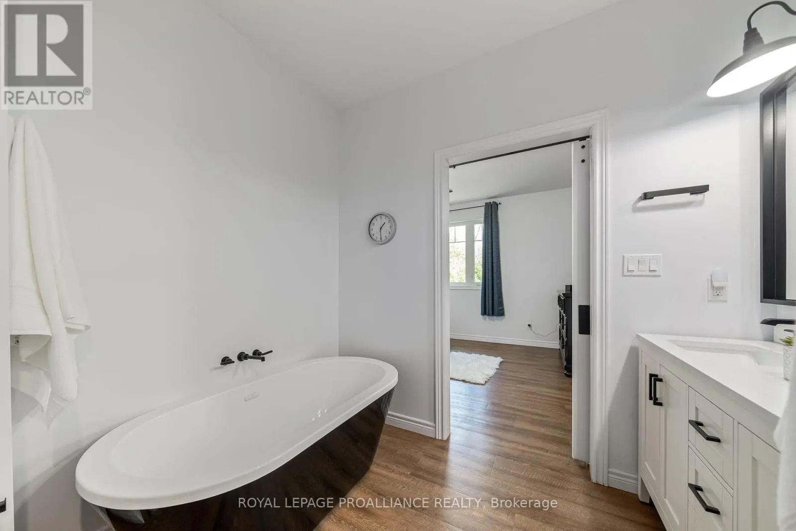 190 LAKESHORE ROAD