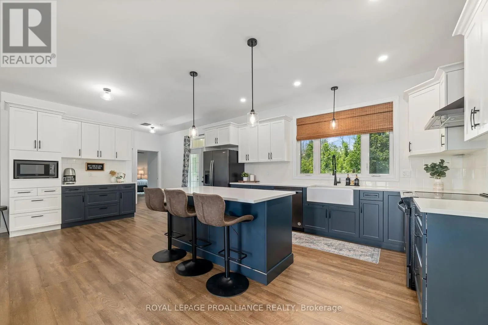 190 LAKESHORE ROAD