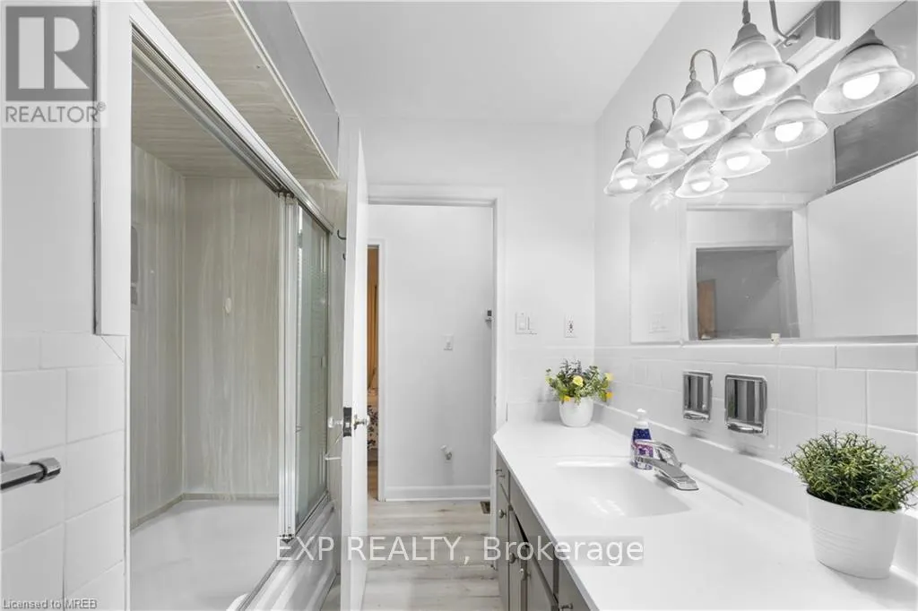 376 PHILIP PLACE