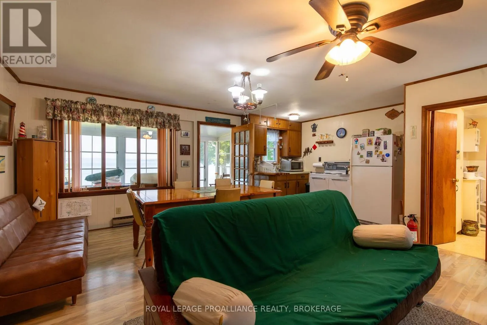 148 COTTAGE LANE