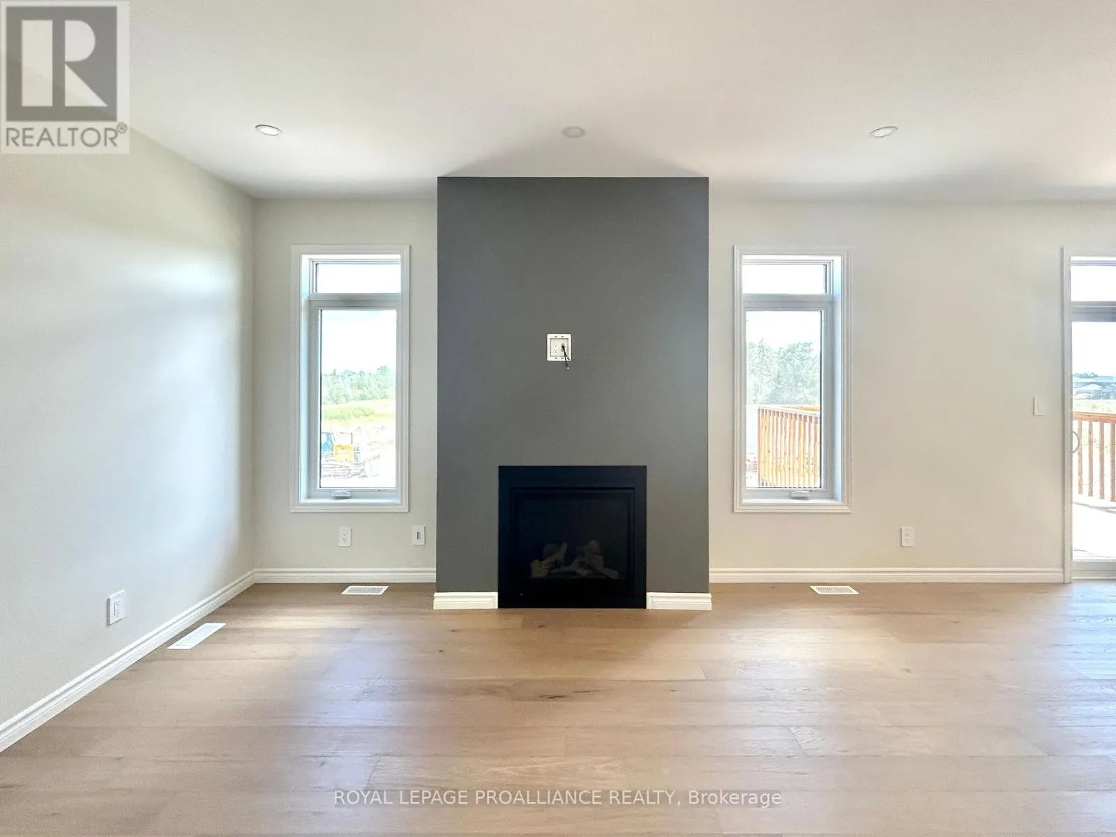 14 PEACE RIVER STREET