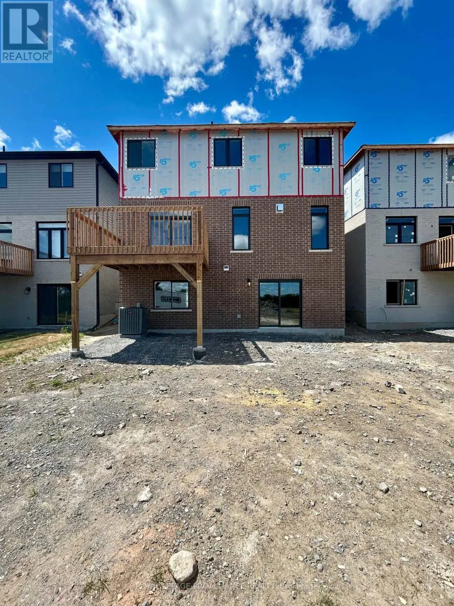 14 PEACE RIVER STREET