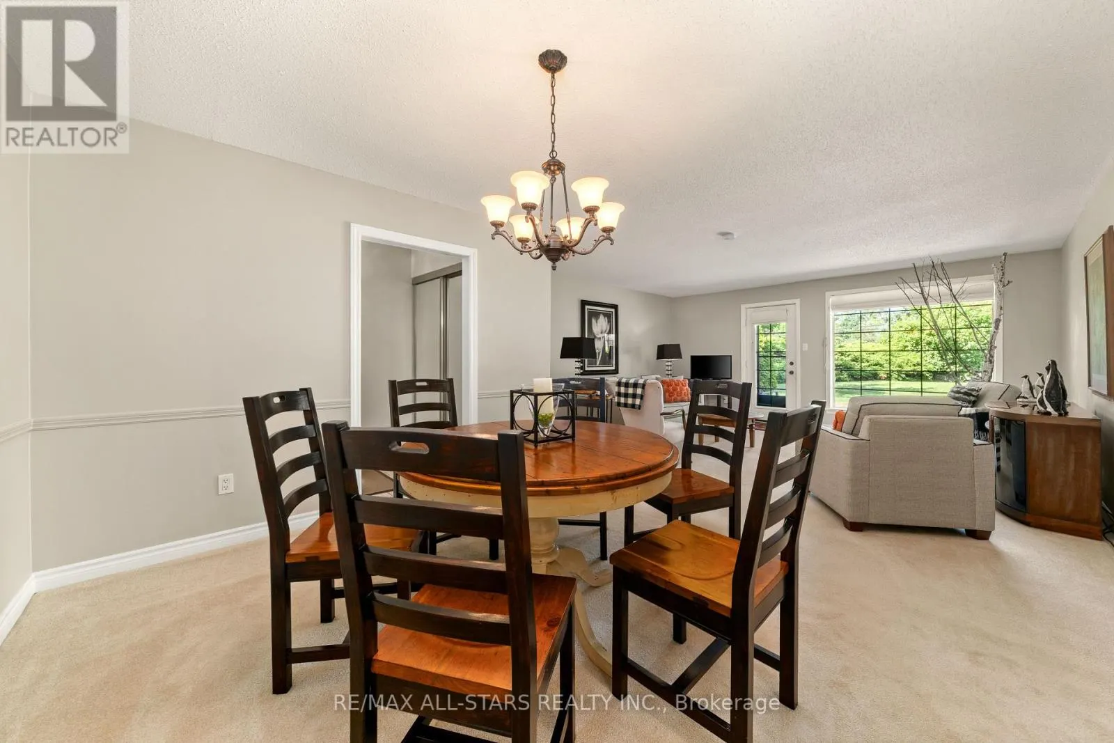 101 - 200 EAST STREET S, #101