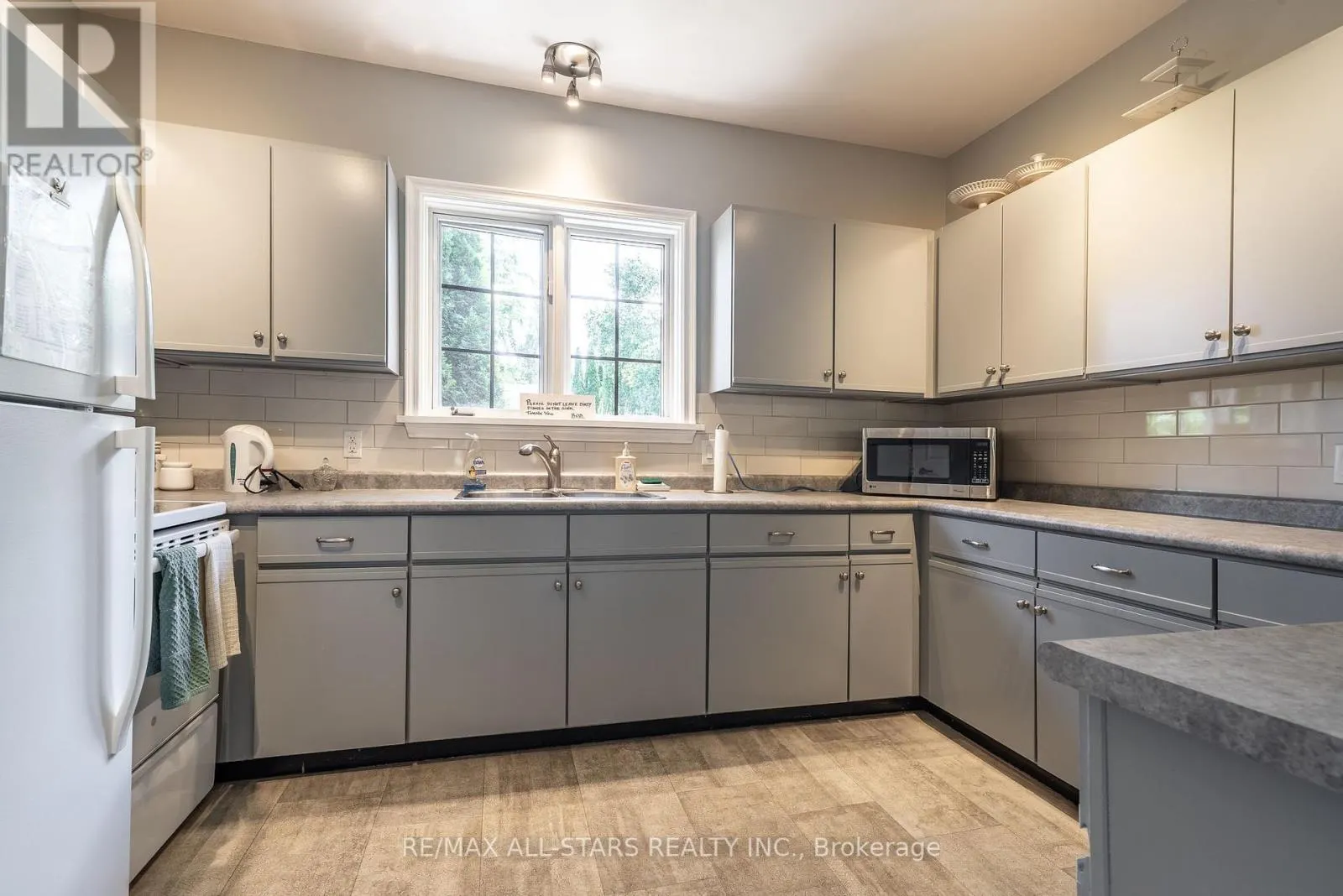 101 - 200 EAST STREET S, #101