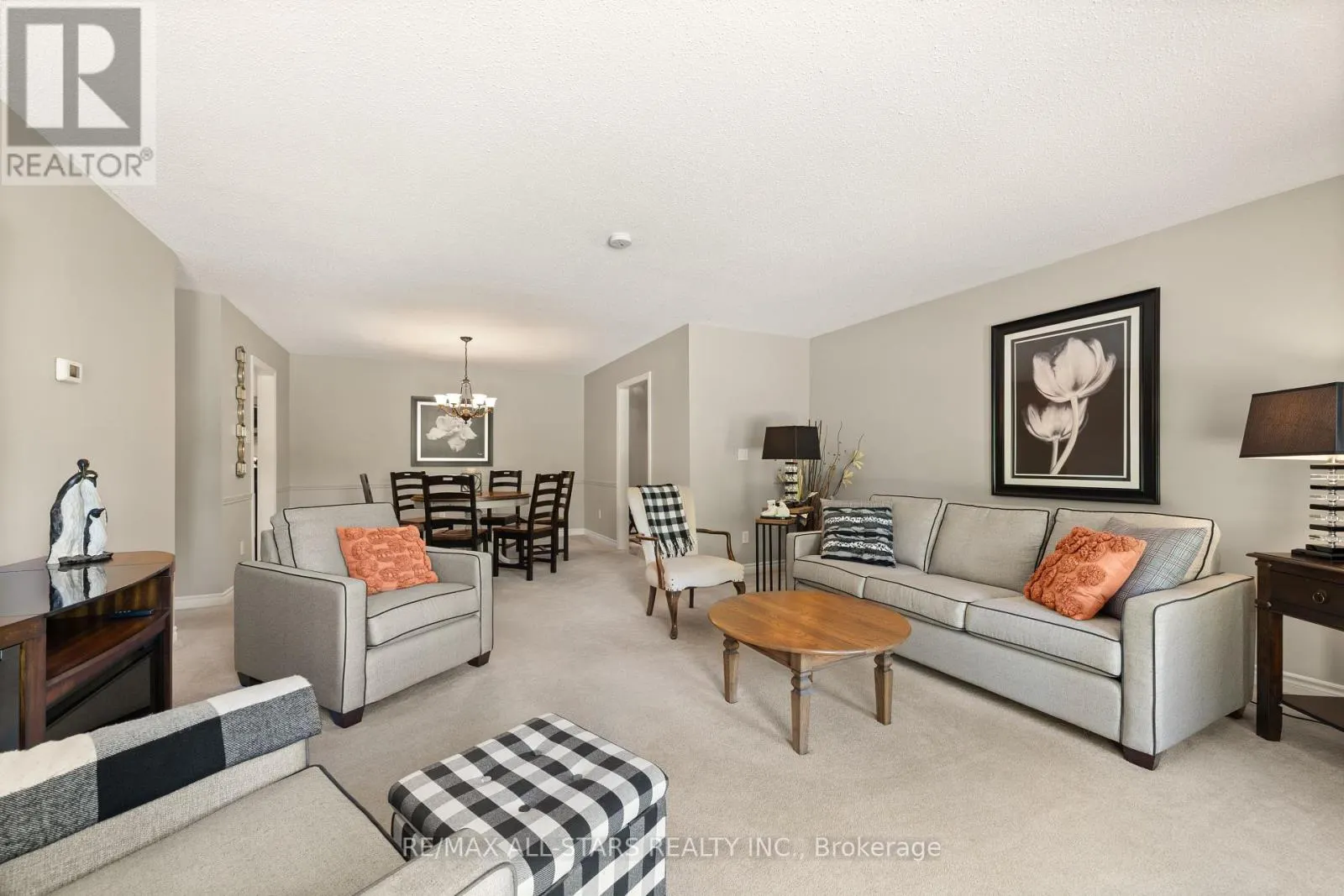 101 - 200 EAST STREET S, #101